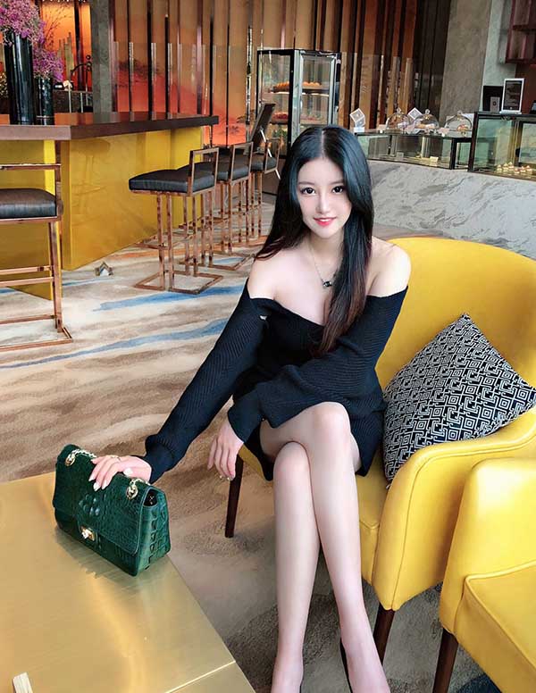 伦敦伴游大学生